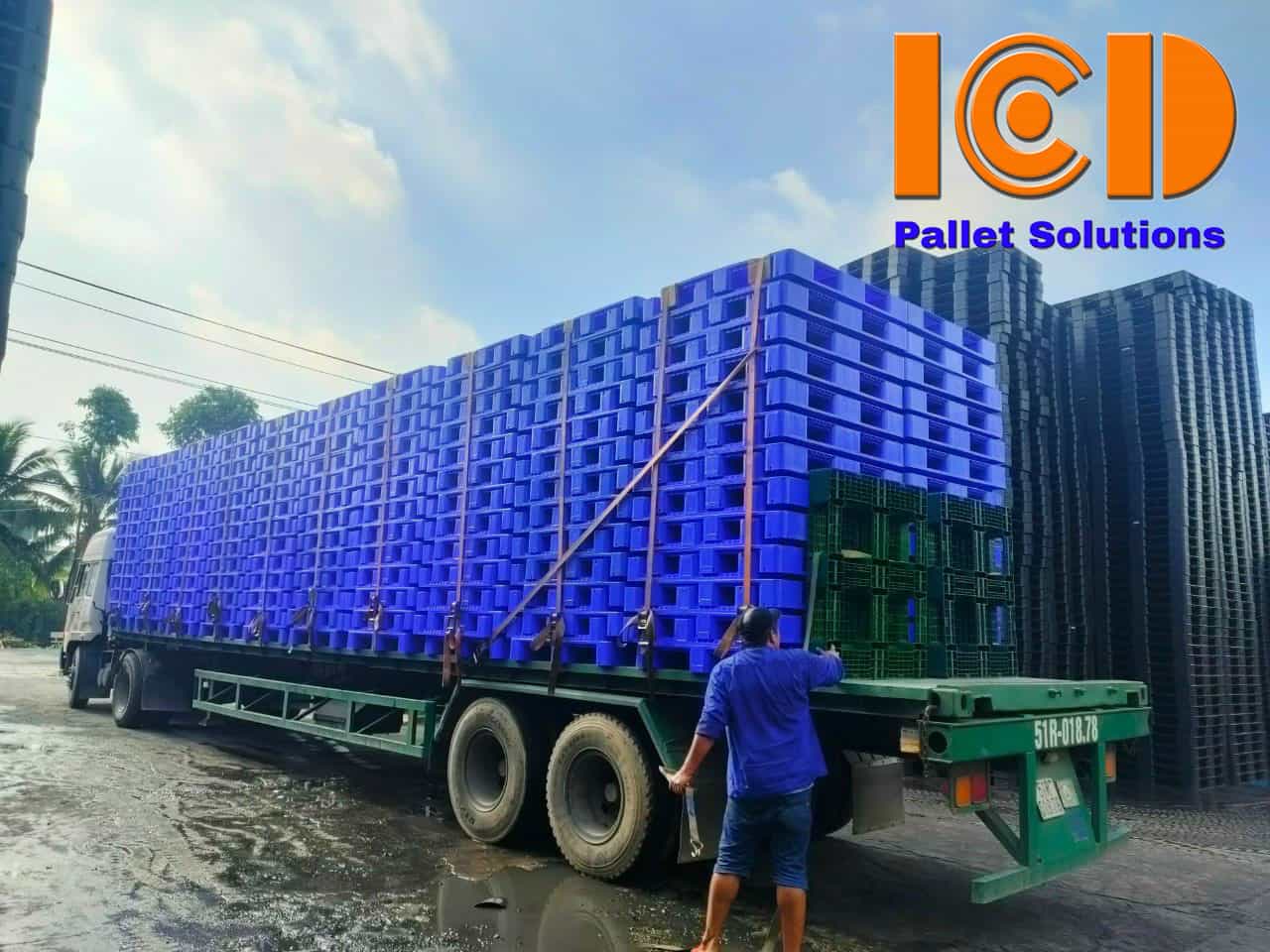 Pallet-nhựa-ICD-9-chân-gù-mặt-bít-KT1200x800x140mm-anh2