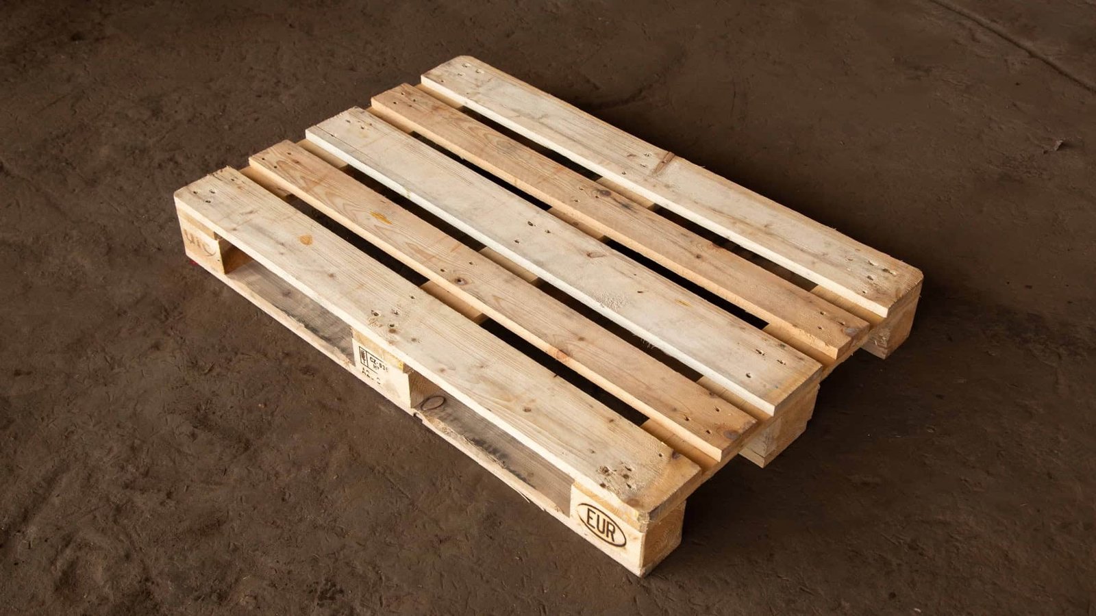 Kho pallet gỗ chuyên nghiệp